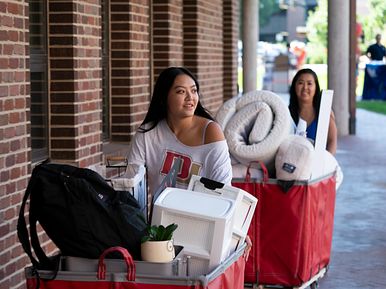 two du students moving in